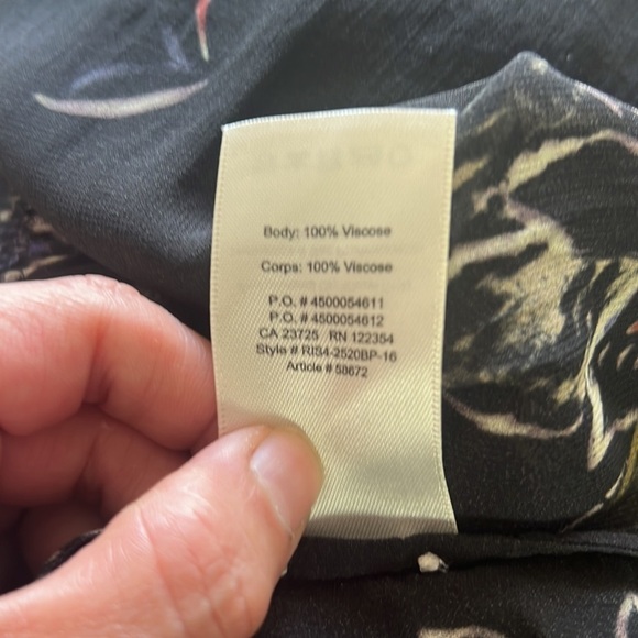 Aritzia Wilfred Nantes Flowy Floral Sleeveless Blouse Size M - Picture 14 of 16